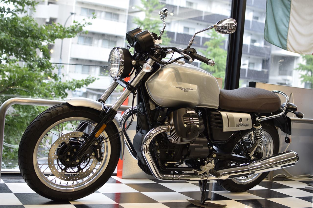MOTO GUZZI V7Ⅲ Special 入荷しました!_d0099181_13564316.jpg