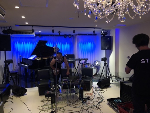 広島でジャズ Jazzlive Cominジャズライブカミン 本日土曜日は貸し切り営業です_b0115606_12194689.jpeg