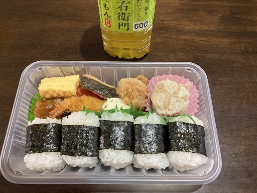 久しぶりの「ずわいがにちらし」弁当_a0048918_06233313.jpg