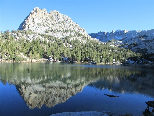 マンモス・レイク周辺のハイキング　　　　　Crystal Lake in Mammoth Lakes_f0308721_07121030.jpg