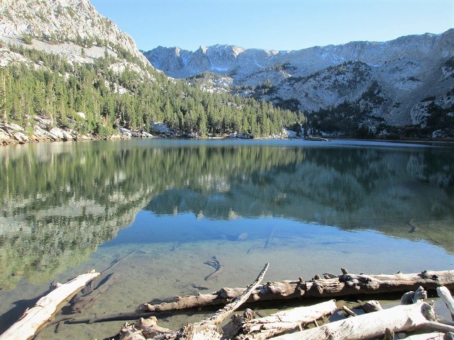 マンモス・レイク周辺のハイキング　　　　　Crystal Lake in Mammoth Lakes_f0308721_07122379.jpg