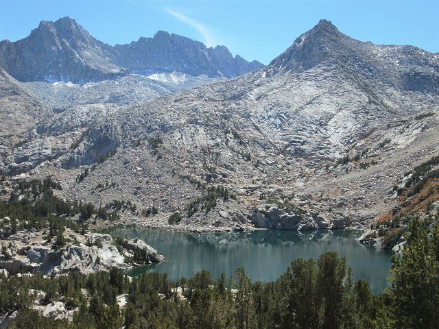 秋色のビショップ周辺ハイキング　　　　　Baboon Lake via Blue Lake in John Muir Wilderness　　　_f0308721_14090789.jpg