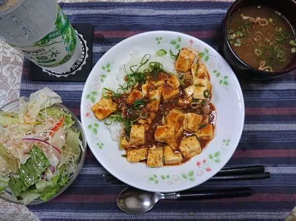 10/14夜勤前飯 新宿中村屋 コクと旨み、ひろがる麻婆豆腐 で 麻婆ライス定食@自宅_b0042308_23391571.jpg