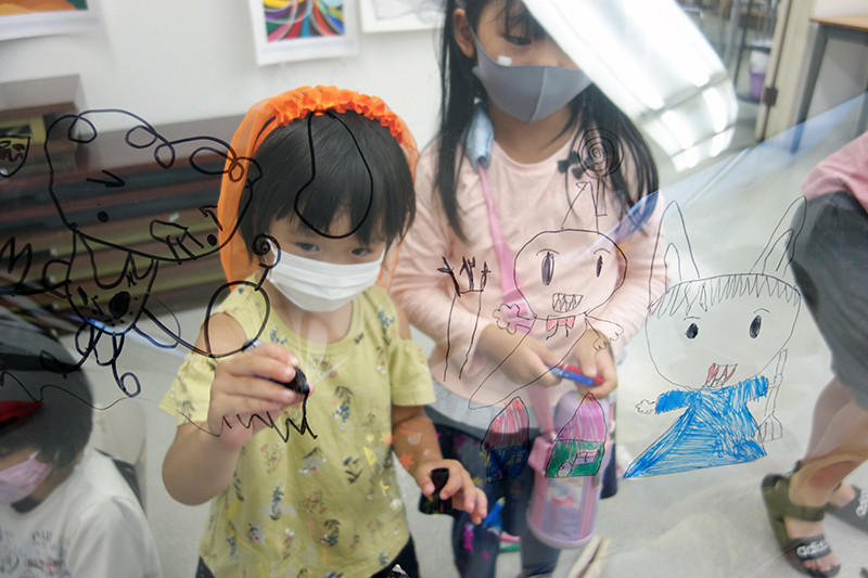 児童画クラス2020年10月テーマ「ハロウィンの空中画」ご紹介_b0212226_15283162.jpg