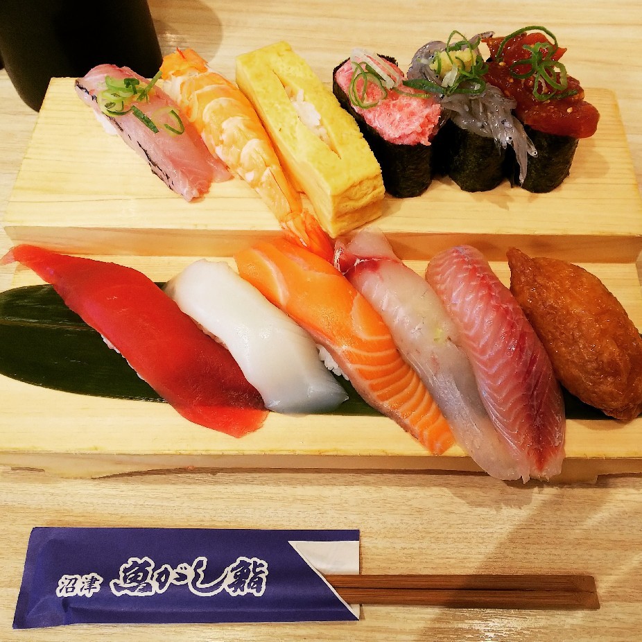 駿東郡長泉町 沼津うおがし鮨 下土狩店 満腹１２かんランチ980円など 白い羽 彡静岡県東部情報発信 Pipipi