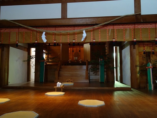 神道山の黒住教本部を訪ねしんとうざん茶店で日替わりランチを 神道山の黒住教本部を訪ねしんとうざん茶店で日替わりランチを