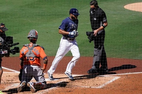 MLBプレイオフ、王座戦最終決着_d0183174_09284218.jpg