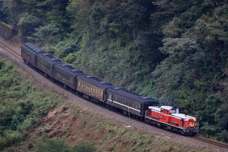 Dl やまぐち号 走る 俯瞰編 年10月11日 鉄道日和 Dl やまぐち号 走る 俯瞰編 年10月11日 鉄道日和