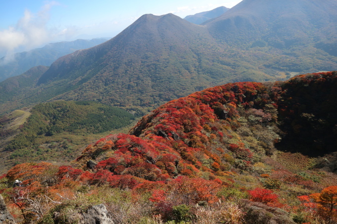 三俣山の大鍋・小鍋の紅葉を楽しむ！_e0272335_20182129.jpg