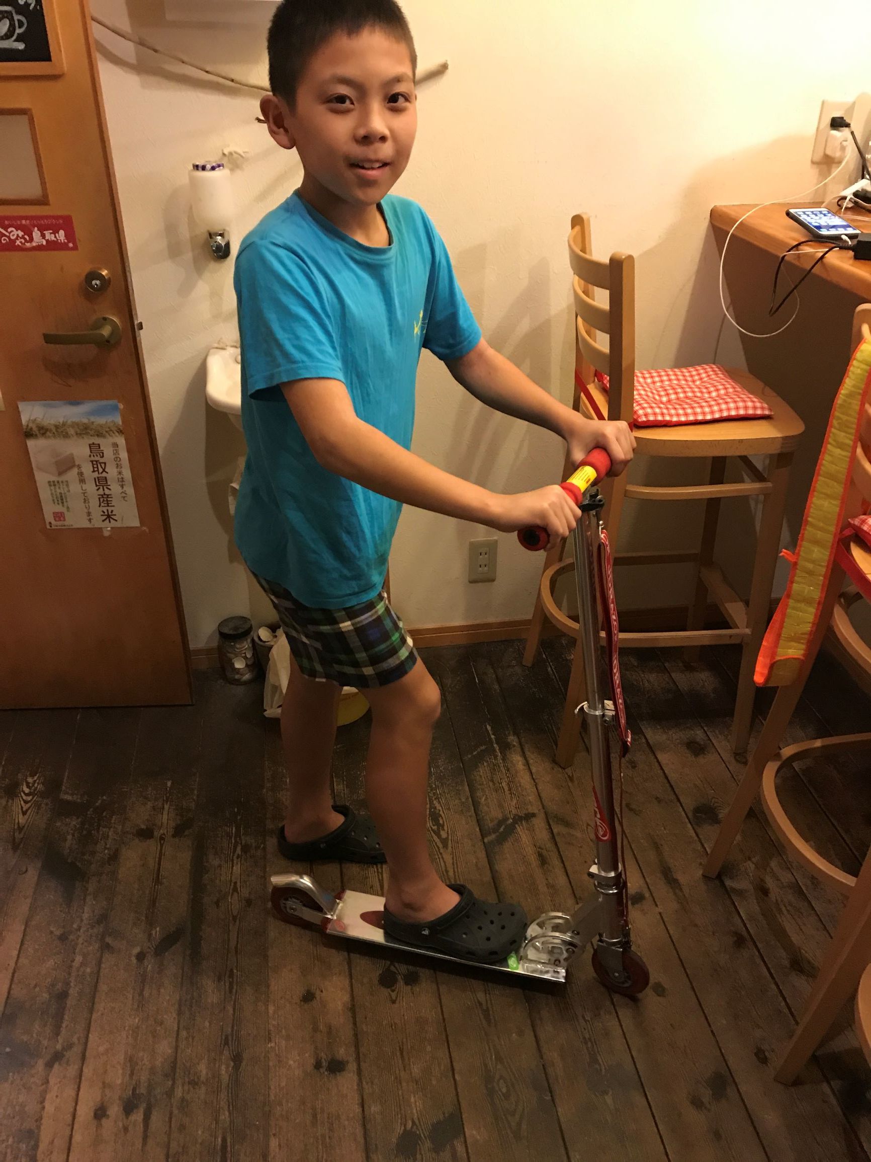 子供を散髪に連れて行って、世の中の流れを教えてもらう。_f0009169_08082620.jpg