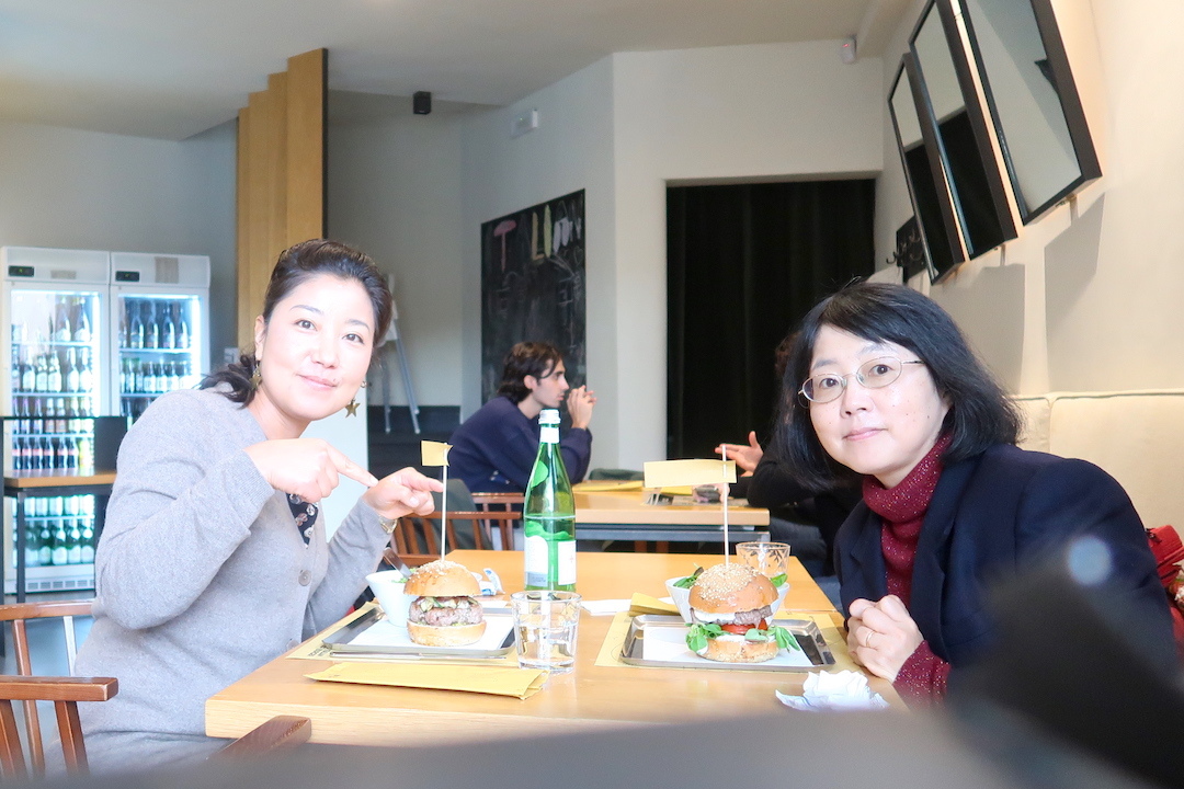 うれしい再会 グルメバーガーとうっかり記念撮影_f0234936_06585869.jpg