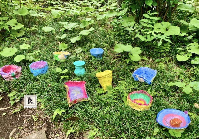 できたての「小さな花器」にさっそくこどもたちとお花をいけてみました!_c0128489_13115107.jpeg