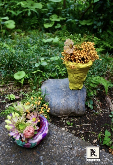 できたての「小さな花器」にさっそくこどもたちとお花をいけてみました!_c0128489_13121549.jpeg