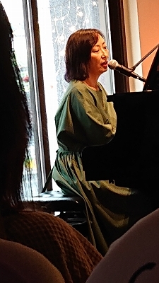 ７か月ぶりの電車に乗って、えり華さんのライブへ！_b0122645_20313397.jpg