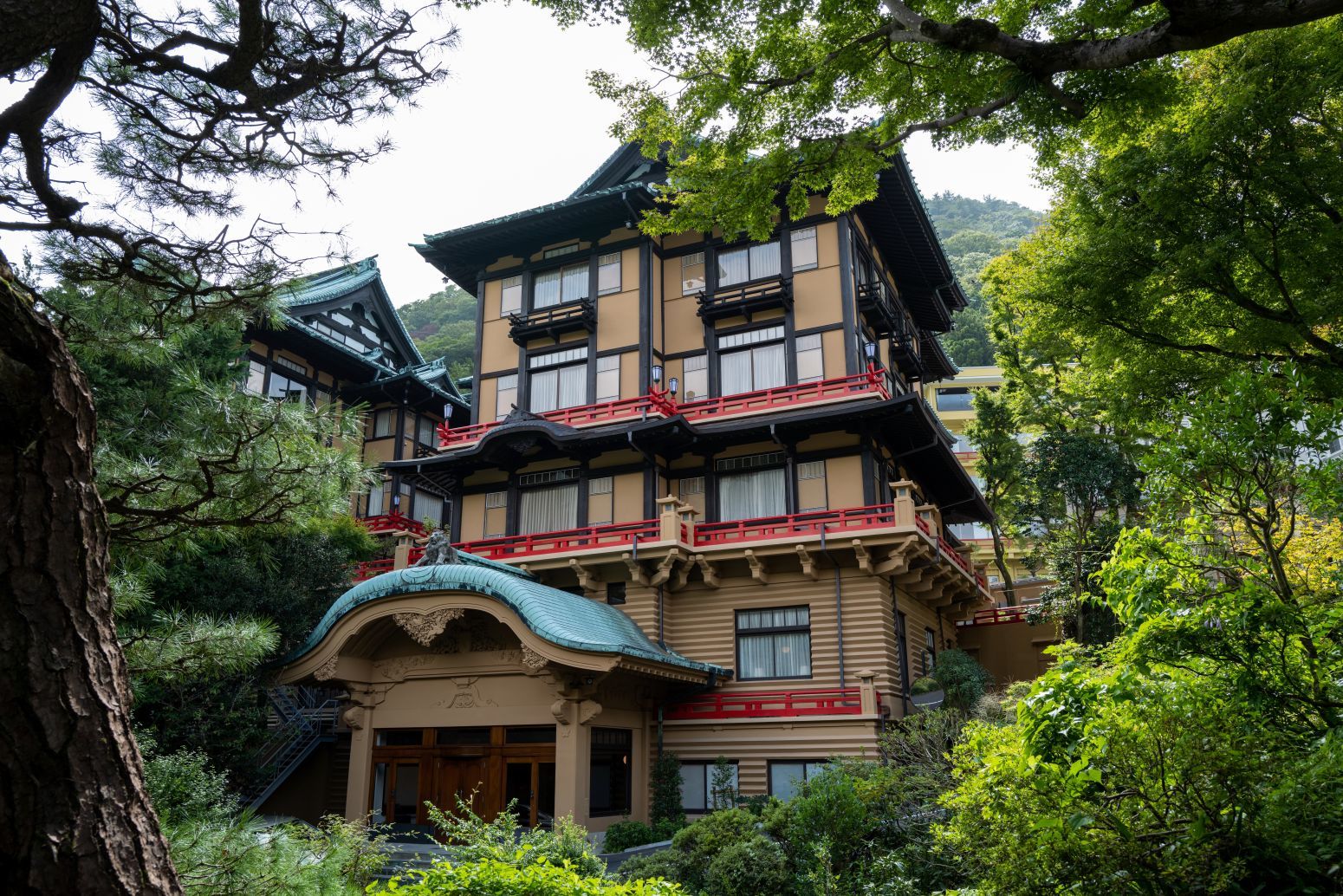 【登録有形文化財|富士屋ホテル】 〜 箱根屈指の老舗高級ホテル 駐車場、建物見学情報など_b0212342_12170402.jpg
