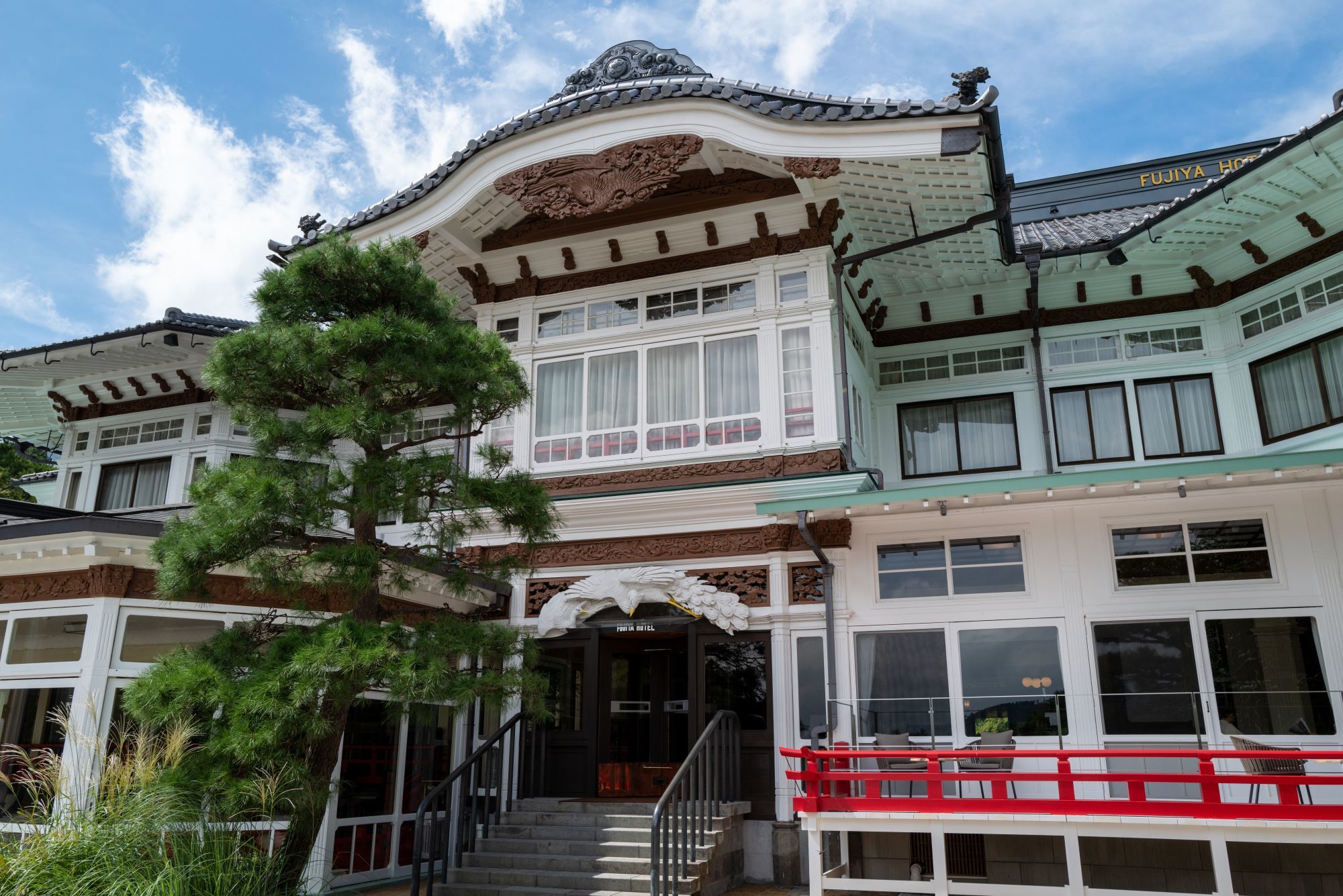 【登録有形文化財|富士屋ホテル】 〜 箱根屈指の老舗高級ホテル 駐車場、建物見学情報など_b0212342_12245860.jpg