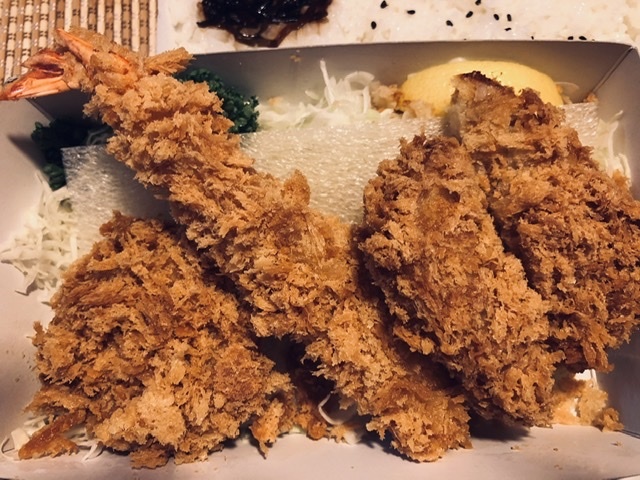 【とんかつ和幸の持ち帰り弁当】大桟橋のさるびあ丸_b0009849_16005566.jpeg