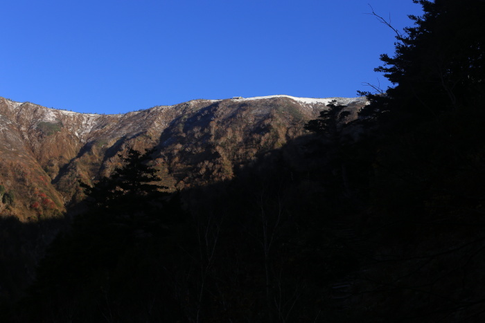 爺ヶ岳 201018 初雪_e0338862_15294441.jpg