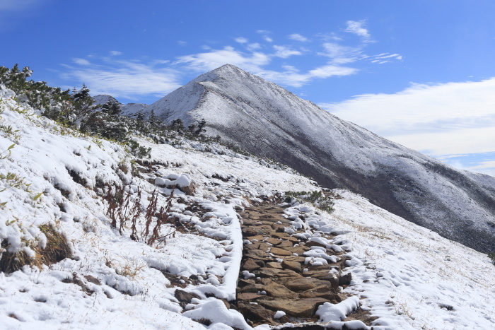 爺ヶ岳 201018 初雪_e0338862_15322880.jpg