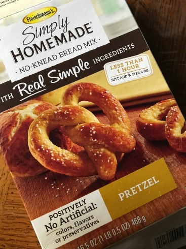 Pretzel_a0086346_07261728.jpeg