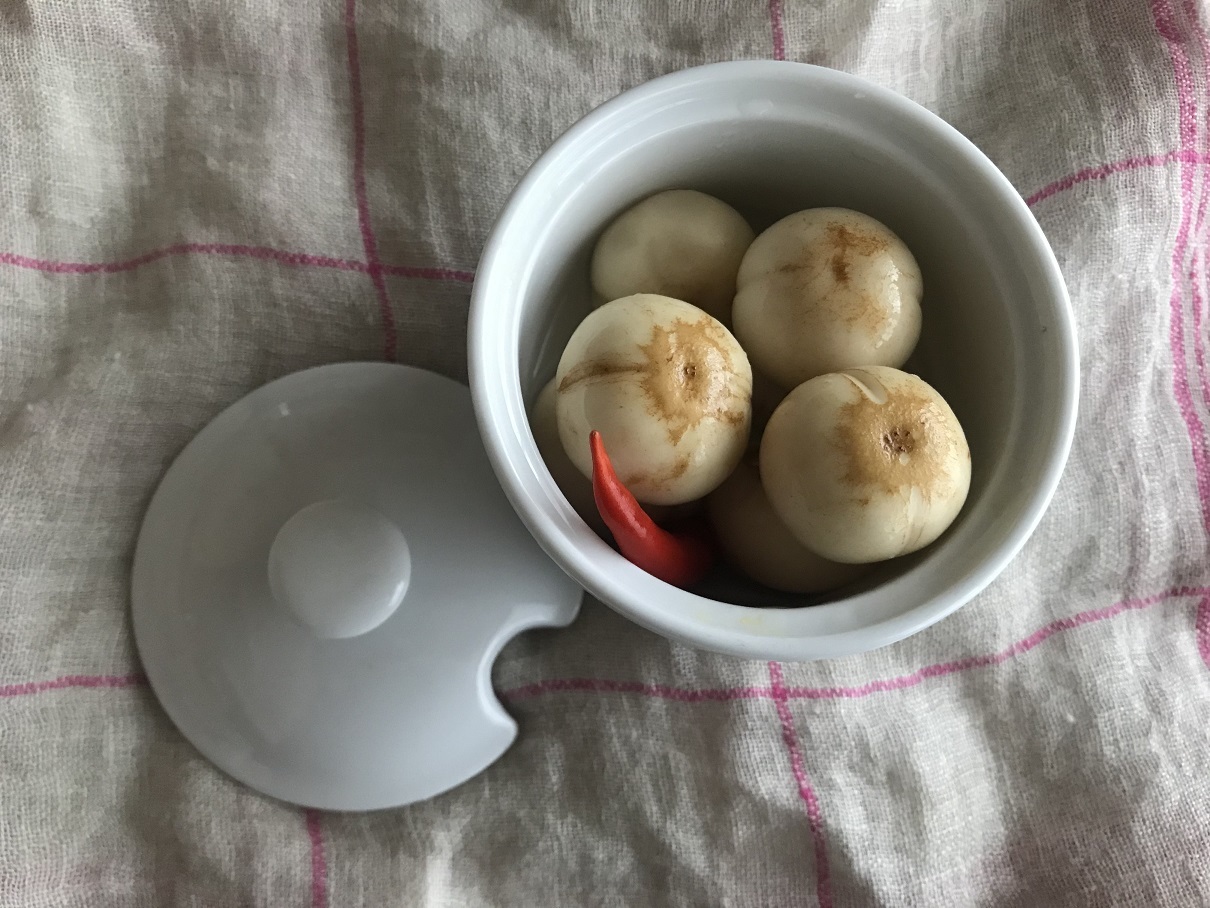 小さな白ナスのお漬物 ツバメおこわ Xoi Yến