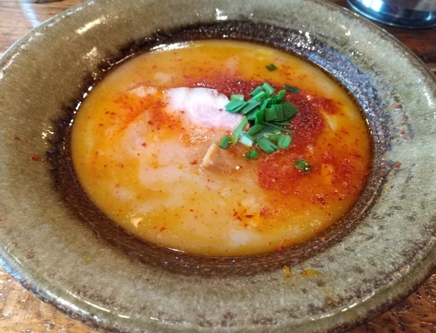 鶏そば HIBARIにて 鶏ポタ辛麺_b0153550_13511409.jpg