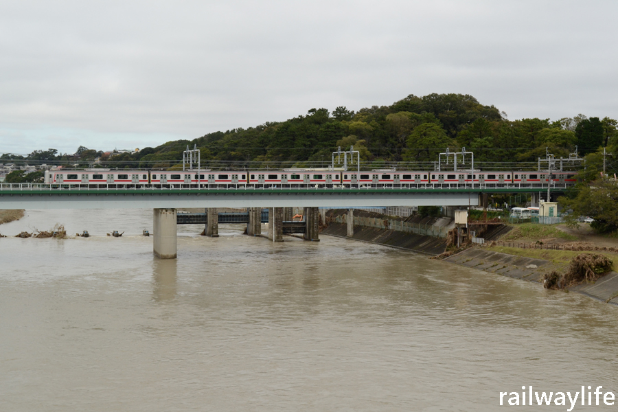 台風後多摩川_f0113552_23333180.jpg