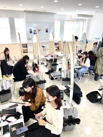 授業紹介「ヘアメイク」_f0093508_08565215.jpeg
