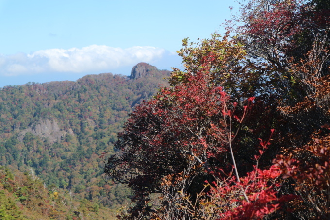 大障子岩（九州百名山）の紅葉！_e0272335_19044216.jpg