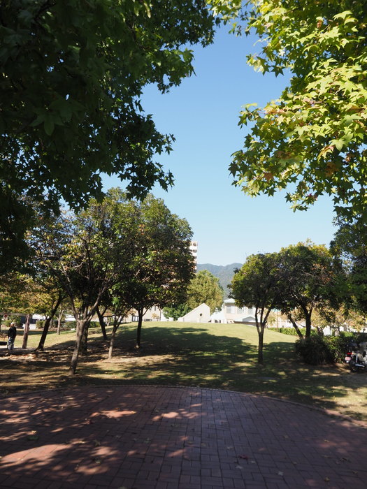 佐伯区民文化センター&五日市中央公園_c0116915_00281840.jpg