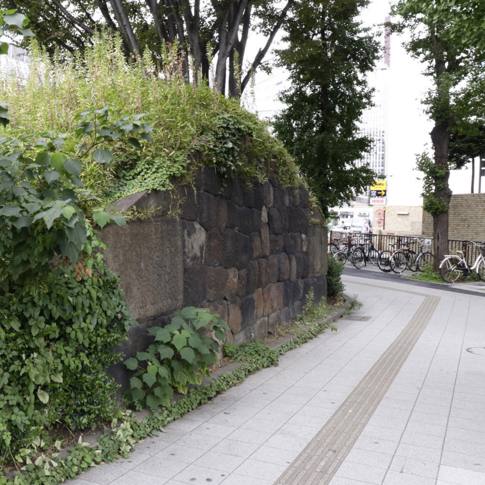 高輪大木戸跡に高低測量几号が!_c0060143_02251245.jpg