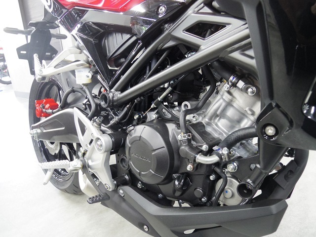 ｃｂ１５０ｒ ａｂｓ が入荷 バイクの横輪