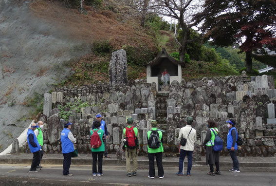 談議穴を見に行きました_b0145296_17132245.jpg