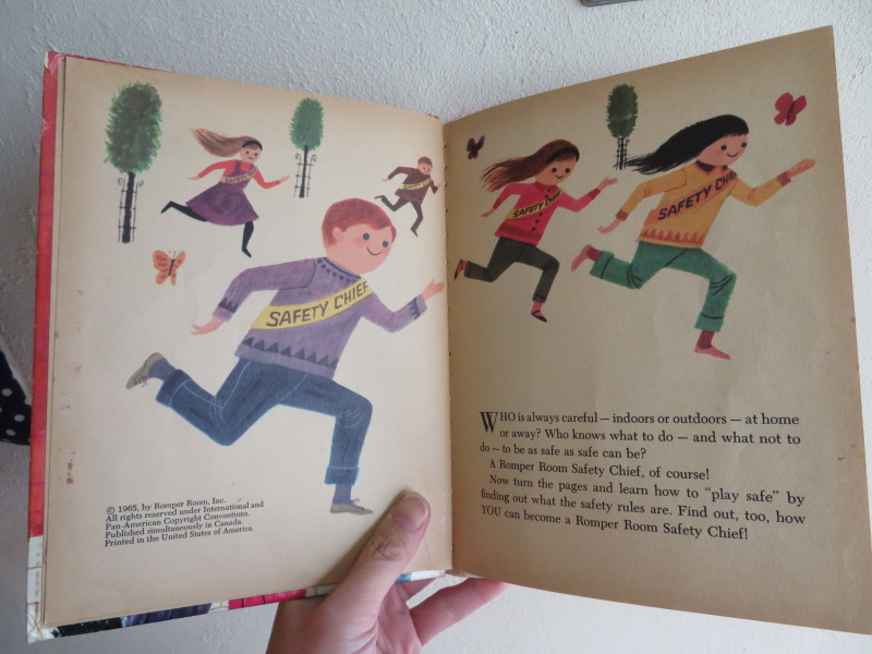 ＜絵本紹介＞honeycomb booksさんより英語の古い本、ディスプレイにどうぞ_f0129557_15163051.jpeg