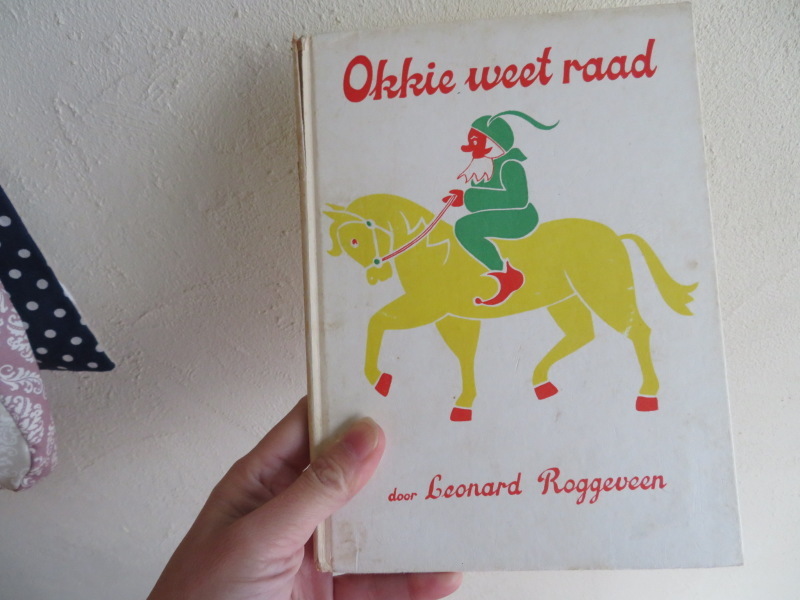 ＜絵本紹介＞honeycomb booksさんより英語の古い本、ディスプレイにどうぞ_f0129557_15240576.jpeg