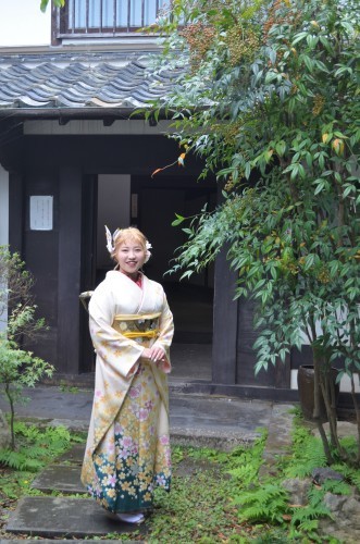 成人式前撮り 暖簾と振り袖_d0230676_10521334.jpg