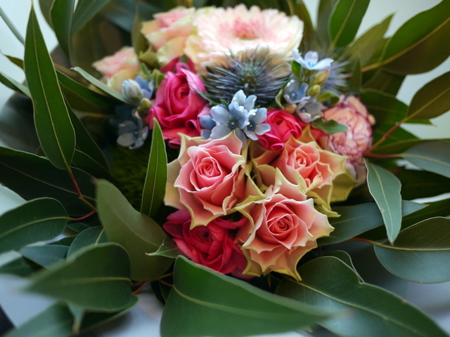 お誕生日の花束 ピンクと水色 かわいい感じ 白石区川下にお届け 10 21 札幌 花屋 Mell Flowers お誕生日の花束 ピンクと水色 かわいい感じ 白石区川下にお届け 10 21 札幌 花屋 Mell Flowers