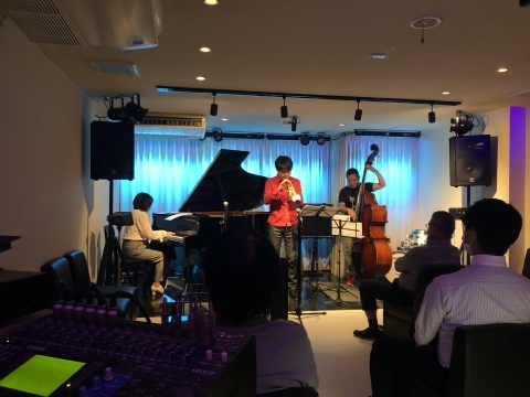 ジャズライブカミン 広島市中区薬研堀 Jazzlive Comin 明日のジャズライブと11月のライブスケジュール_b0115606_11331023.jpeg
