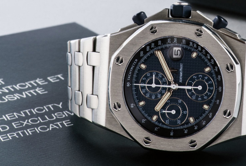 陽射しが、Royal Oak Offshore First \"The Beast\"を変えるのです。　_e0181908_14263829.jpg