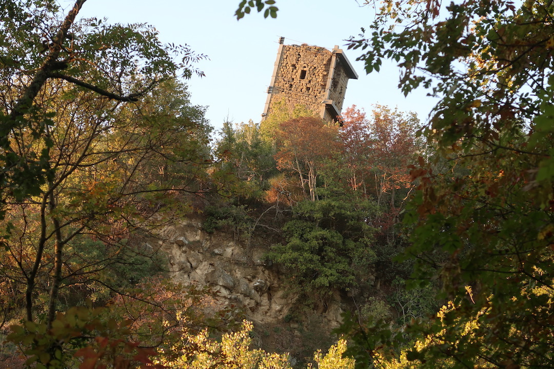 ヴェルナッツァーノの斜塔と今はなき集落の跡、トラジメーノ湖_f0234936_06564245.jpeg