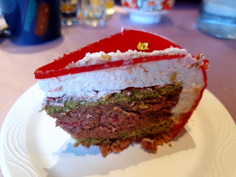 台中 ケーキ あの芸術的な真紅のバラのケーキをようやく食べるチャンスが メイフェの幸せ 美味しいいっぱい In 台湾 台中 ケーキ あの芸術的な真紅のバラのケーキをようやく食べるチャンスが メイフェの幸せ 美味しいいっぱい In 台湾