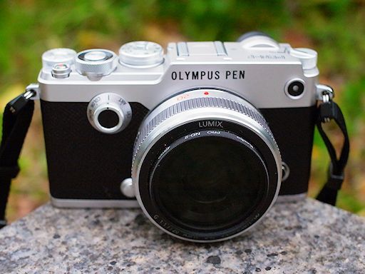 OLYMPUS OM-2n COSINA 28-70mmレンジファインダーカメラ（μ4/3用