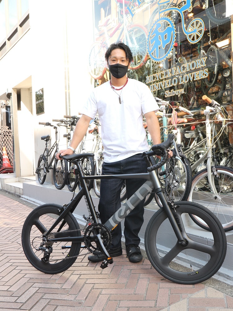 10月28日　渋谷　原宿　の自転車屋　FLAME bike前です_e0188759_13010403.jpg