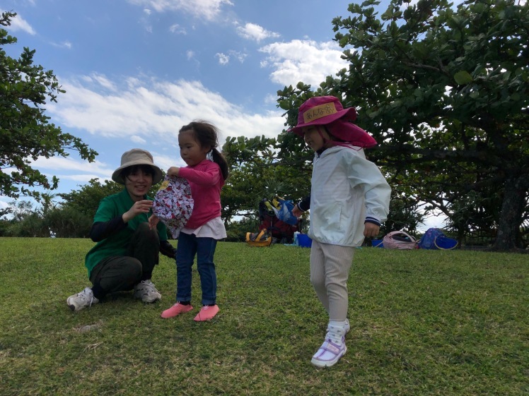 青空ようちえん〔平日〕季節は変わり涼しくなってもやっぱり海が楽しい!SUPに乗って海を探検だ!(10/28)_d0363878_09380510.jpg