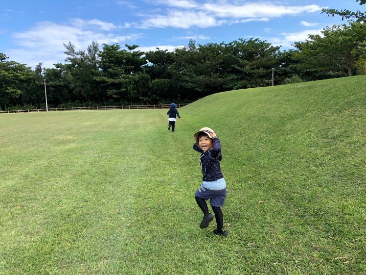 青空ようちえん〔平日〕季節は変わり涼しくなってもやっぱり海が楽しい!SUPに乗って海を探検だ!(10/28)_d0363878_09380615.jpg