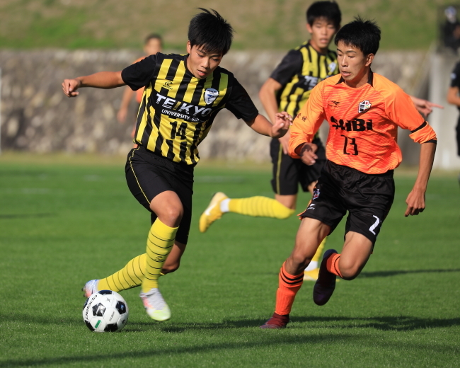 年全国高校サッカー選手権愛媛県大会準決勝 徹の写真館