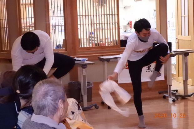 ファッ〇ョン通信_c0211853_18111066.jpg