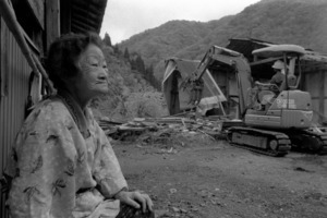 ダムの水底に沈んだ徳山村の記憶､２冊の紹介記事_f0197754_21553495.jpg