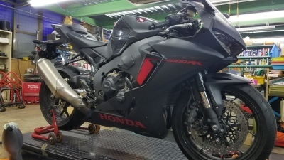 CBR1000RR SC77 純正クイックシフター_e0114857_11353739.jpg