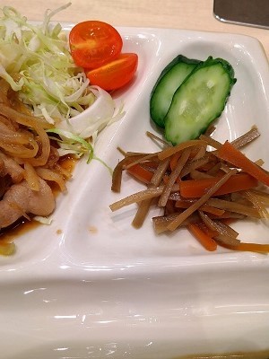 池袋 根津 みるくの豚×国産バナナ研究所の生姜焼き定食ととろける抹茶(バナナの葉)のみたらし生プリン_f0112873_22160742.jpg